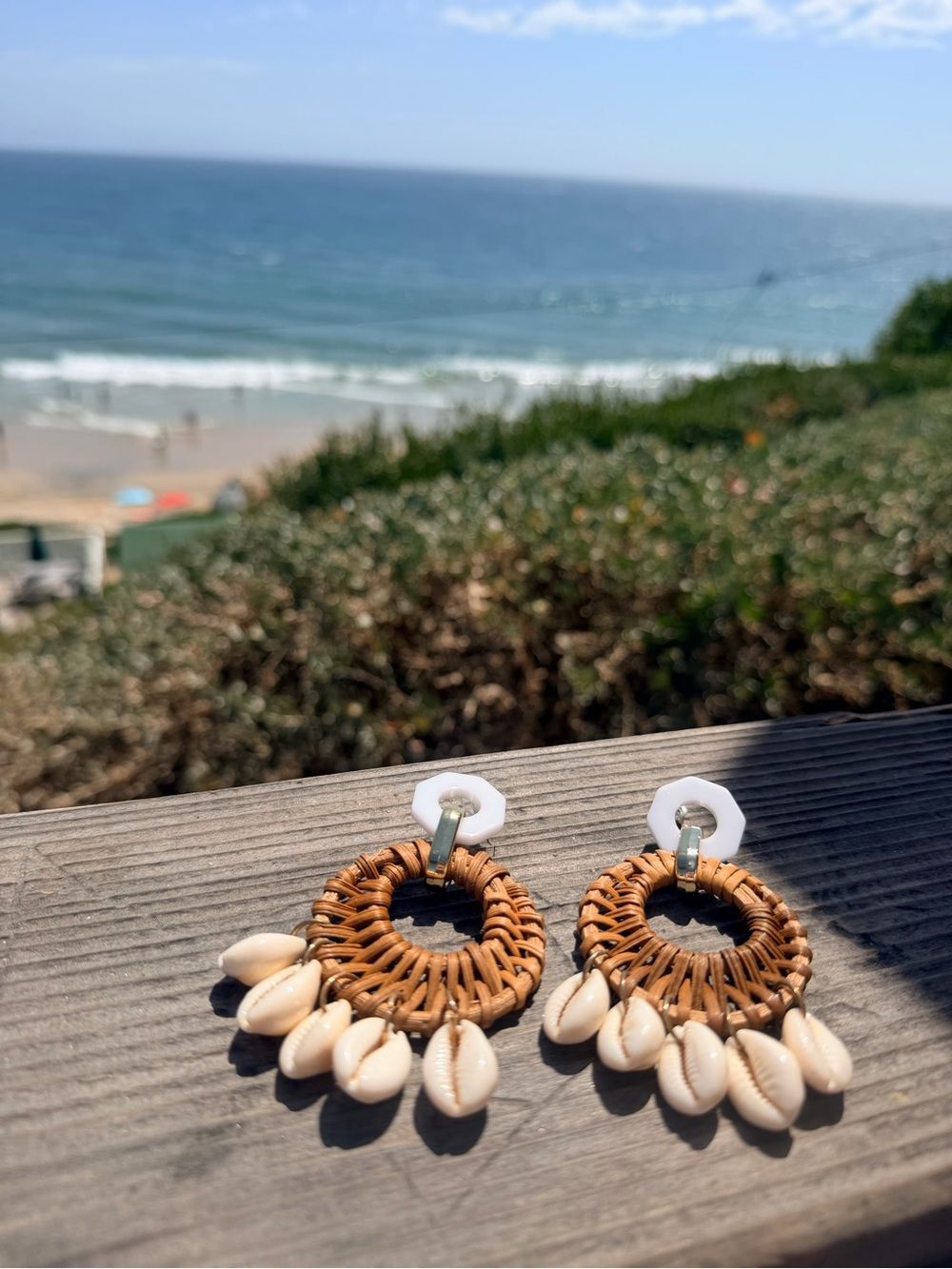 Seashell basket weave vacation dangle earrings